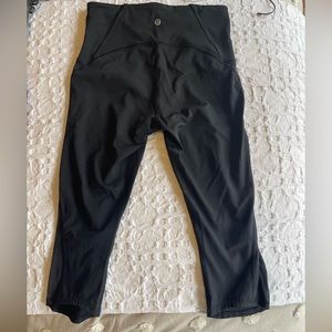 Lululemon Black Crop Leggings Size 6